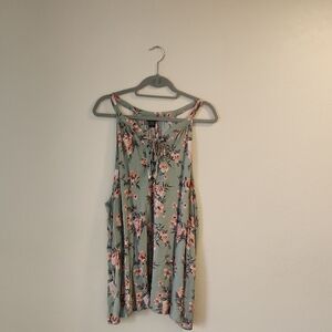 Torrid Green Floral Top Size 3. Sleeveless. Razorback